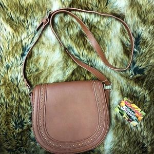 Brown Saddle Crosby Body